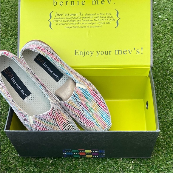 bernie mev. Shoes - 😁 Bernie MEV. Women's Colorful Woven Flats 🥿 Will go with just about anything 😁